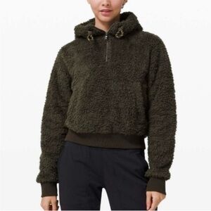 Women’s Lululemon Oh So Sherpa Half Zip in Dark
Olive Size 8